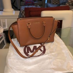 Michael Kors Selma Bag